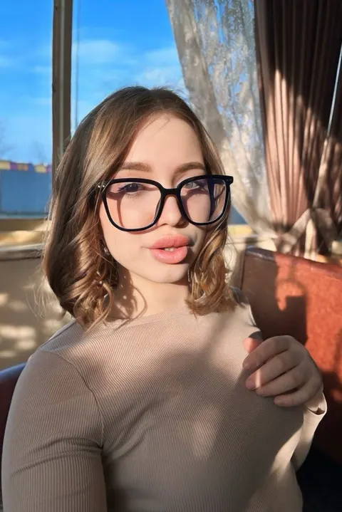 Karyna — photo 8