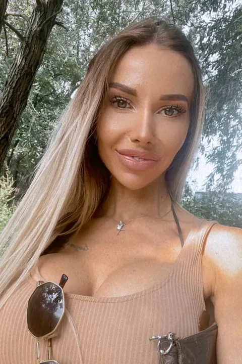 Elena — photo 6
