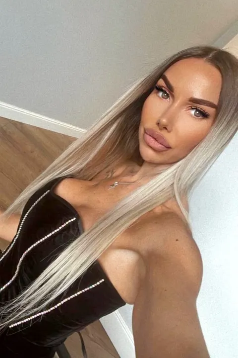 Elena — photo 7