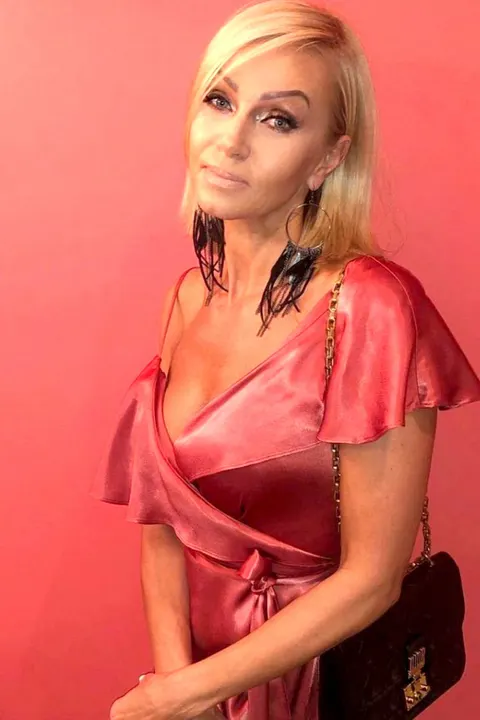 Angela — photo 6