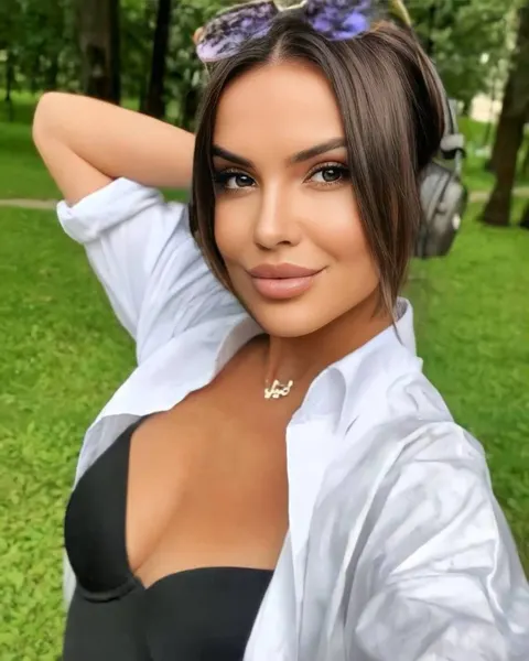 Elena — photo 8
