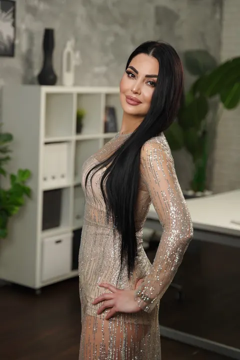 Julia — profile photo