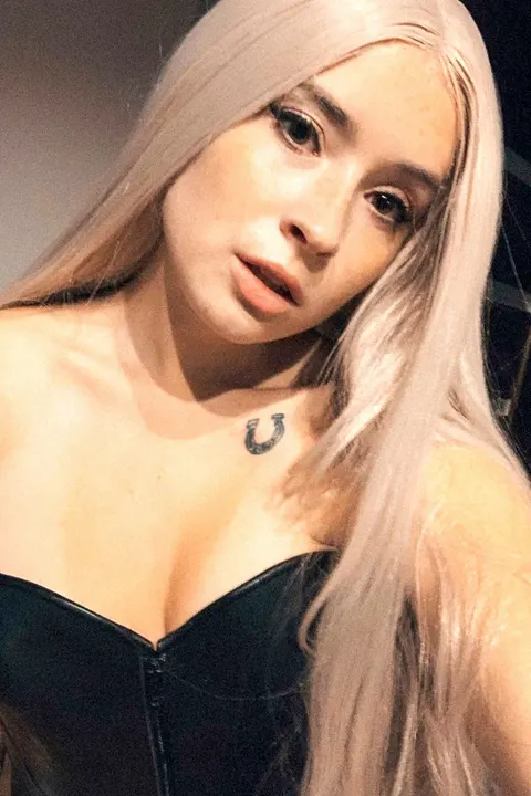 Karina — photo 8