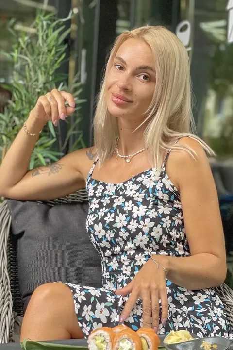 Julia — photo 8