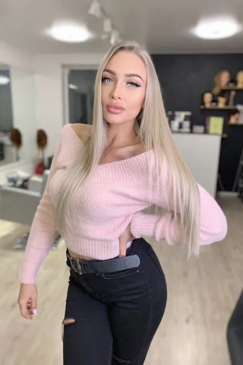 Angelina — profile photo