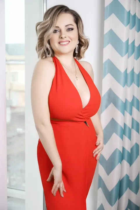 Elena — profile photo
