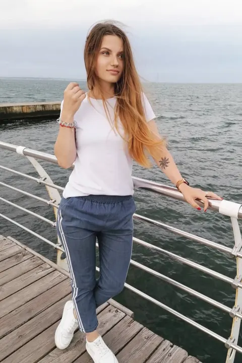 Lena — photo 7