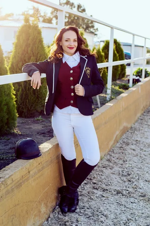 Julia — profile photo