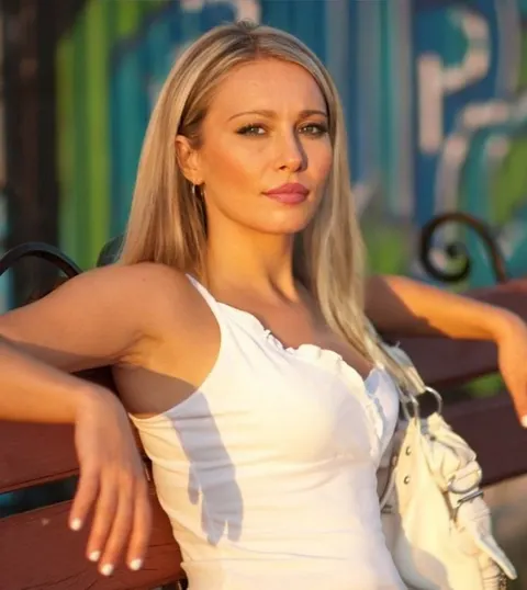 Yuliia — photo 6