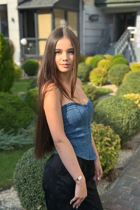 Viktoriia — photo 8