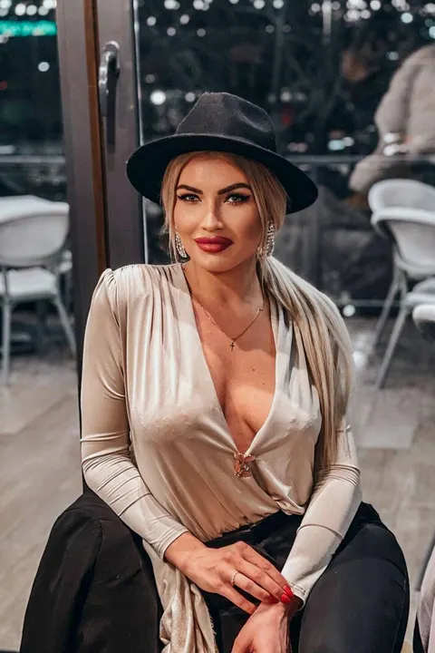 Andreea — photo 5