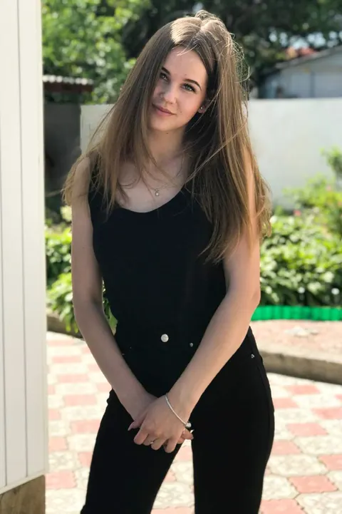 Julia — profile photo