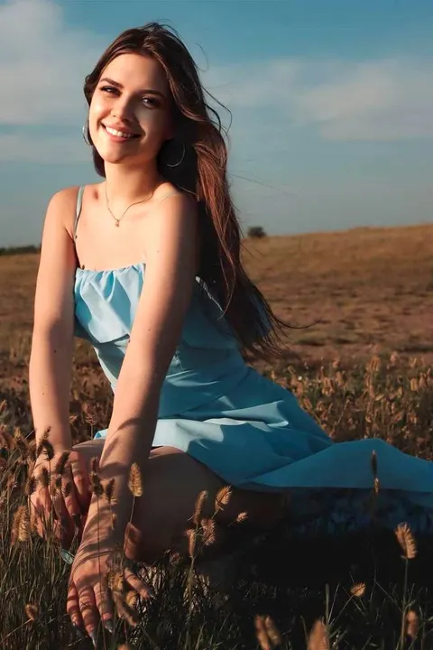 Elena — photo 6