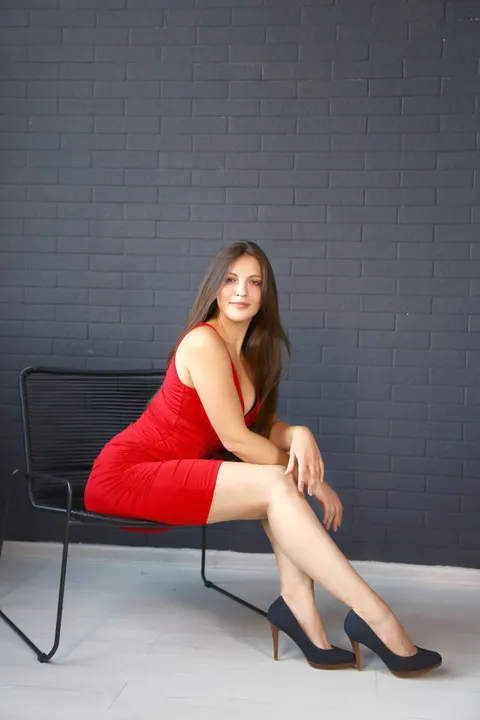 Yuliia — photo 8