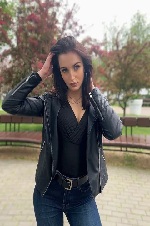 Julia — photo 6