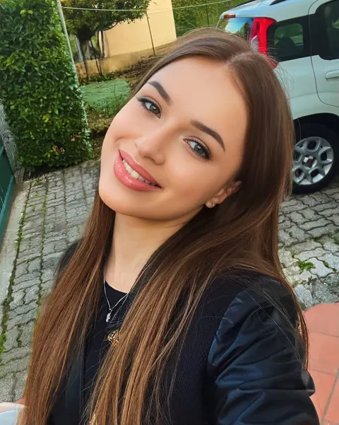 Olena — photo 8