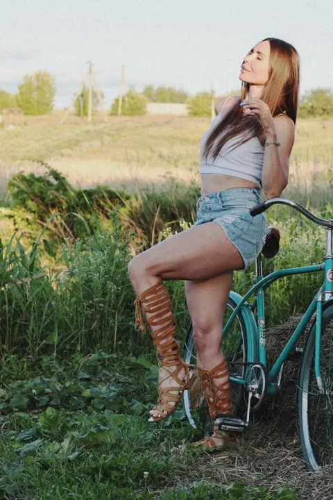 Alena — photo 8