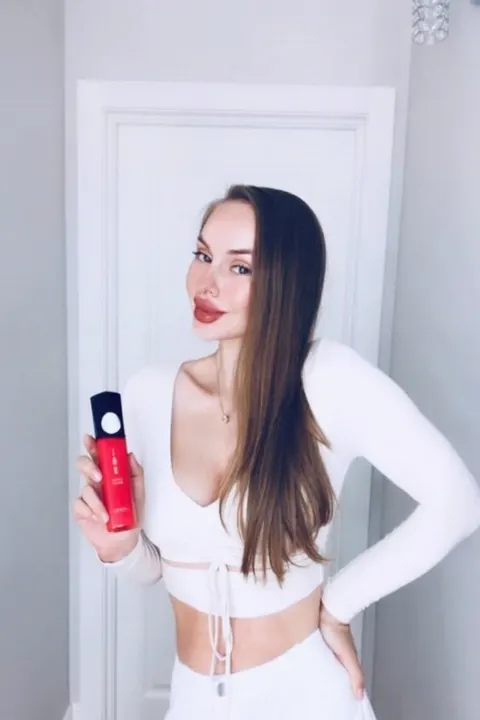 Viktoriia — photo 8