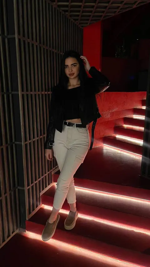 Olena — photo 8
