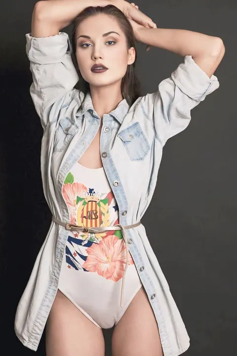 Julia — photo 7