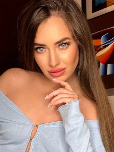 Elena — profile photo