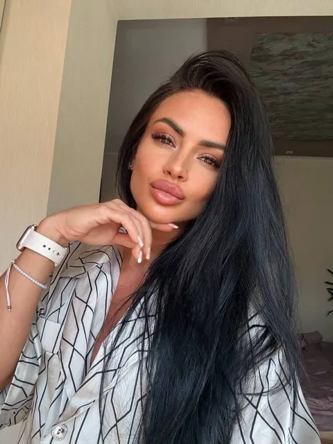 Elena — profile photo