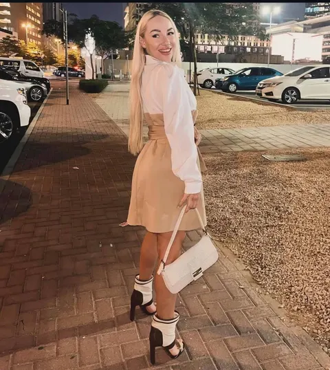 Olena — photo 8