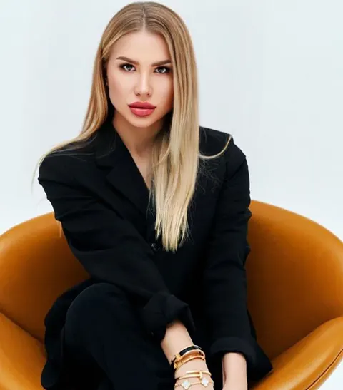 Oksana — photo 8