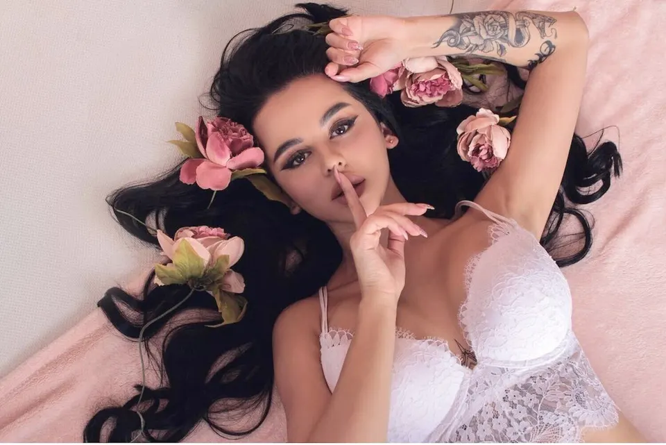 Alena — photo 3