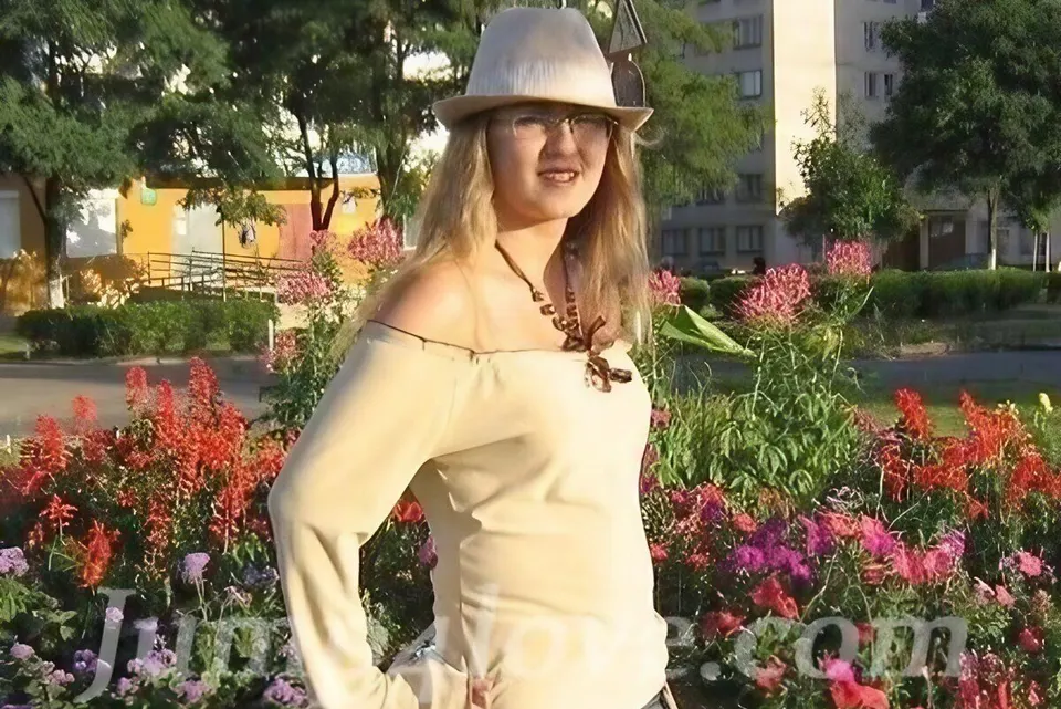 Olga from Mykolaiv, Ukraine — photo 1