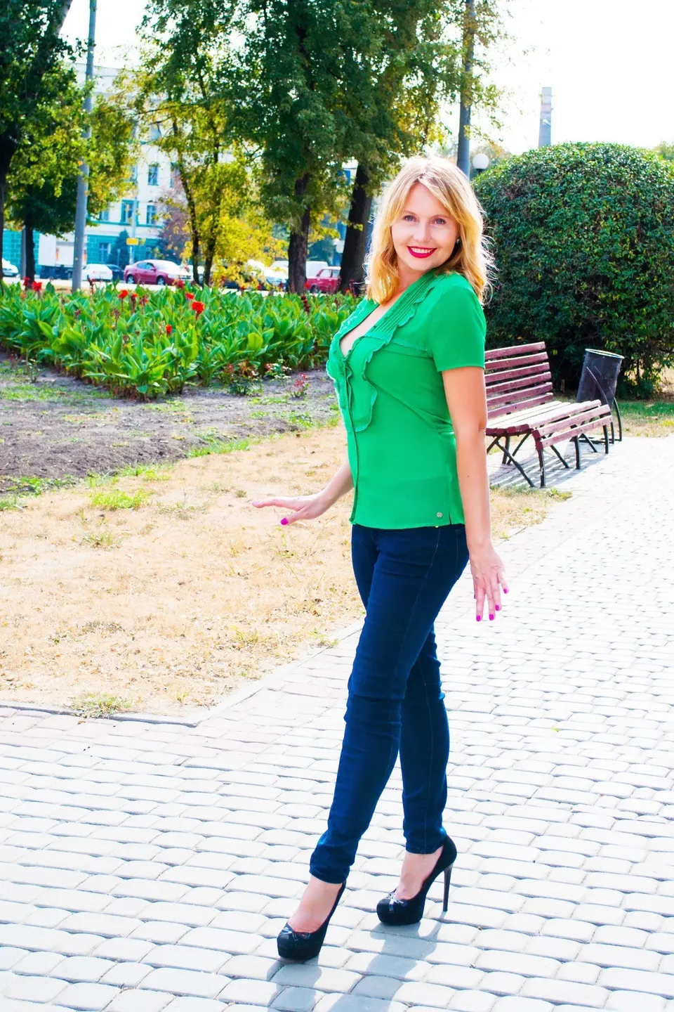 Oksana from Kharkiv, Ukraine — photo 1