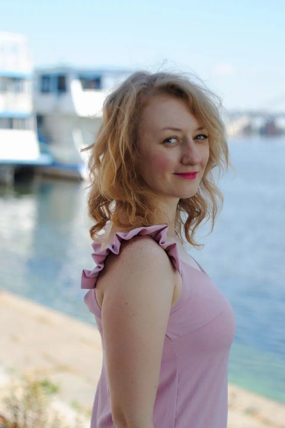 Julia — photo 4