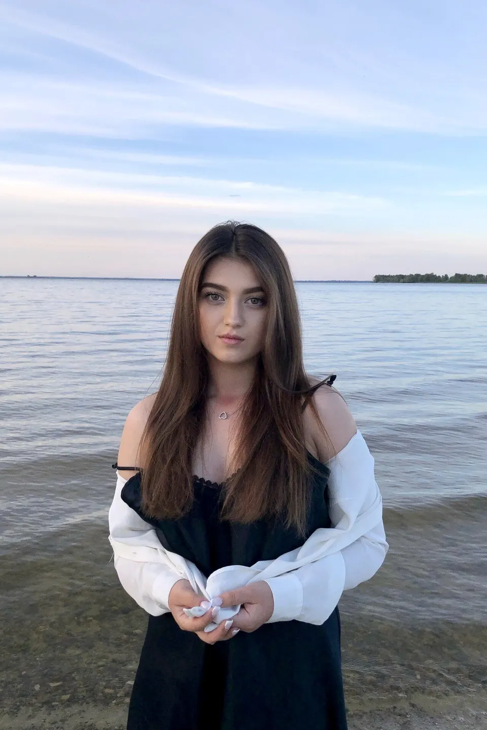 Alona — photo 2