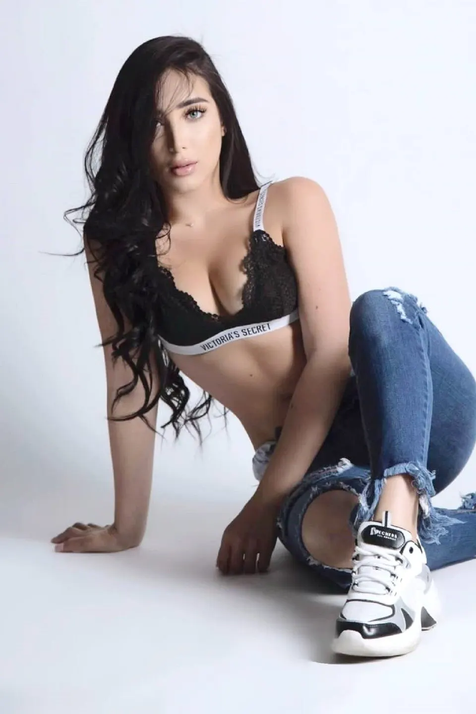 Angela — photo 3