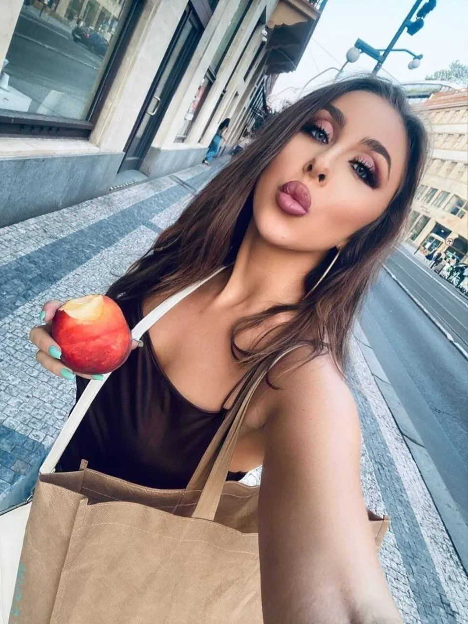 Olena — photo 2