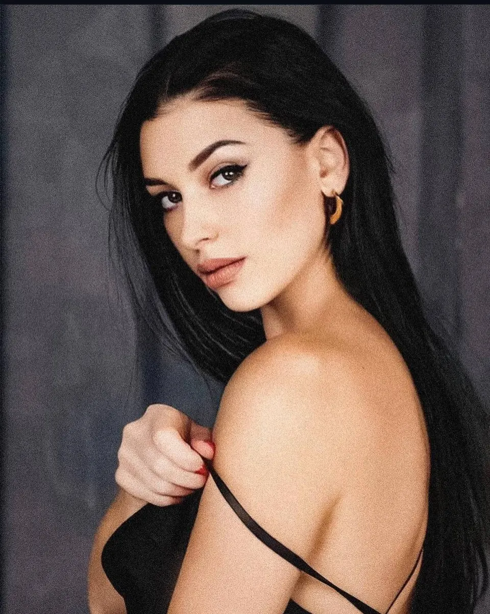Angela — photo 3