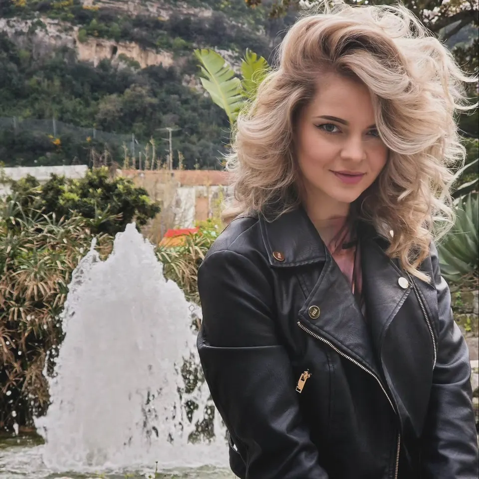 Anna from Naples, Italy — photo 1